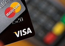 Подпавшие под санкции банки РФ не смогут выпускать карты Visa и Mastercard
