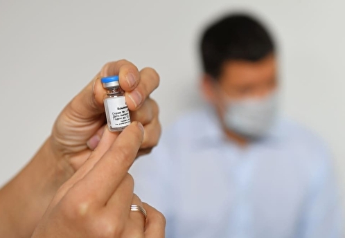 Reuters: испытания российской вакцины от COVID-19 приостановлены из-за дефицита
