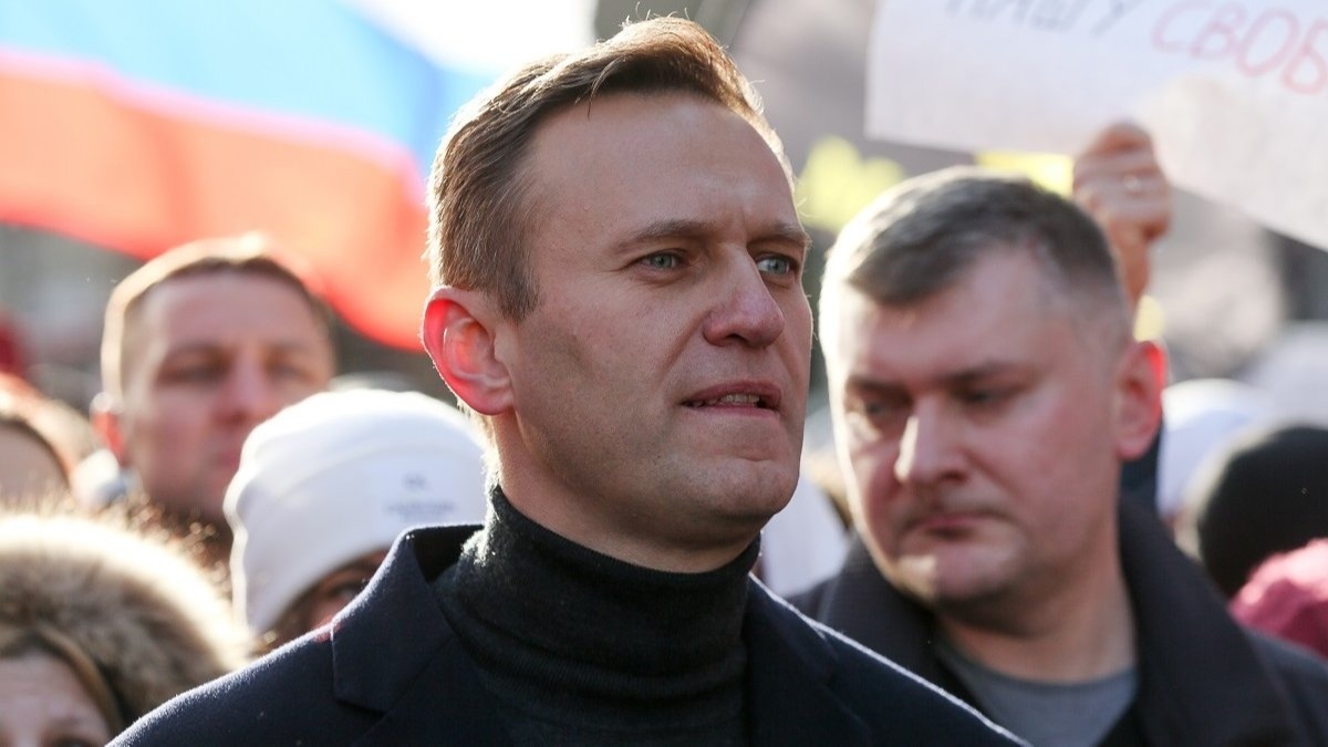Врачи передумали транспортировать Алексея Навального в Германию