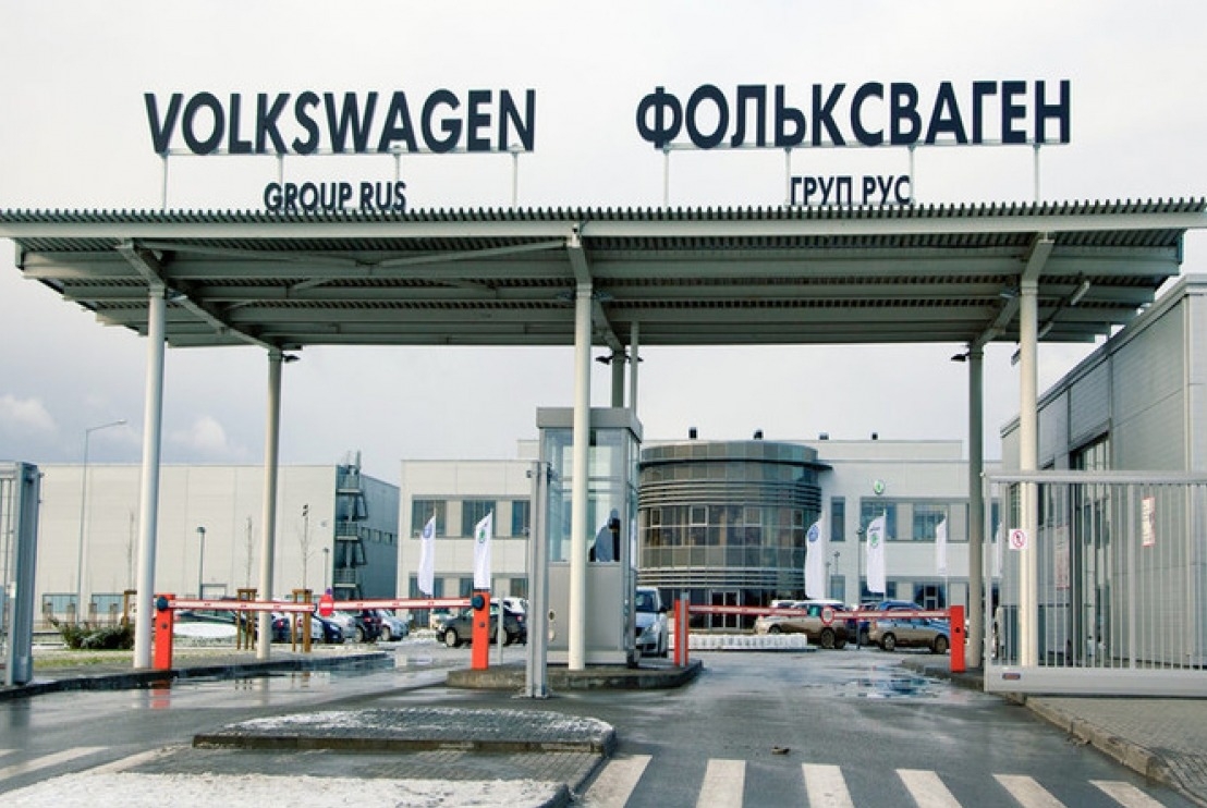 Сотрудникам завода Volkswagen в Нижнем Новгороде предложили уволиться за 6 окладов