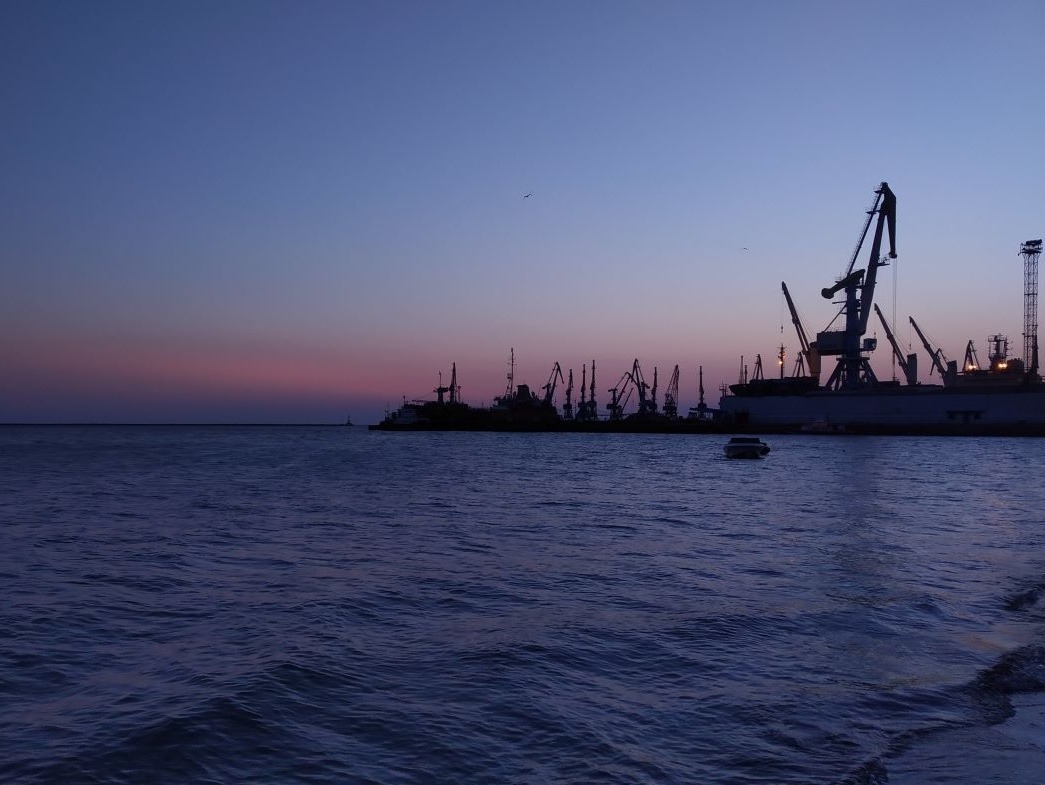 Отправка судов из порта в Бердянске возобновлена