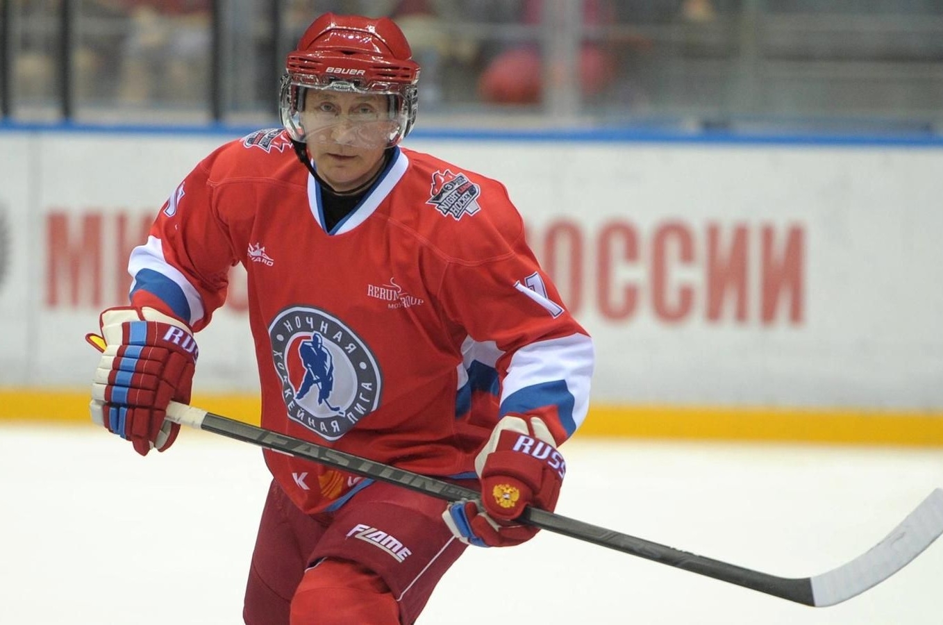 Песков: Путин не испытывает недостатка в партнерах для игры в хоккей