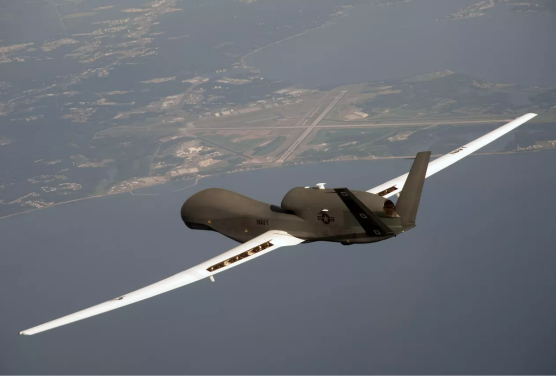 Rq 4b global hawk над черным морем