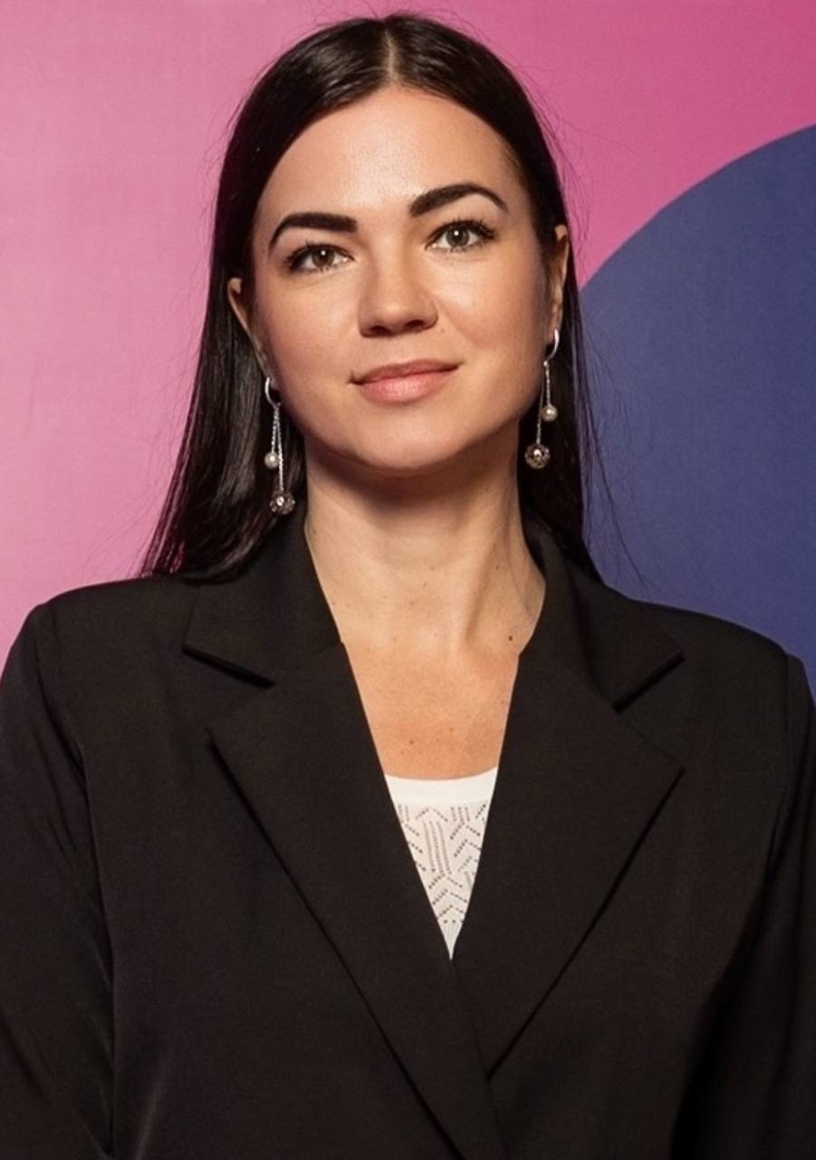 Елена Карнеева